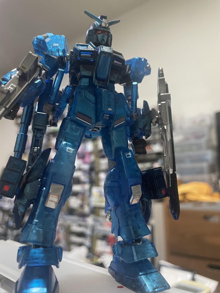 最後に並行して作成したペイルライダー(ガンダムヘッド)の遺影。クリアーモデルにクリアーラップ塗装を試みましたが、どうにも小汚い仕上がりになってしまい改造用のジャンクパーツになりました。最近は完成品よりジャンクパーツモデルが増えてきている気がします。