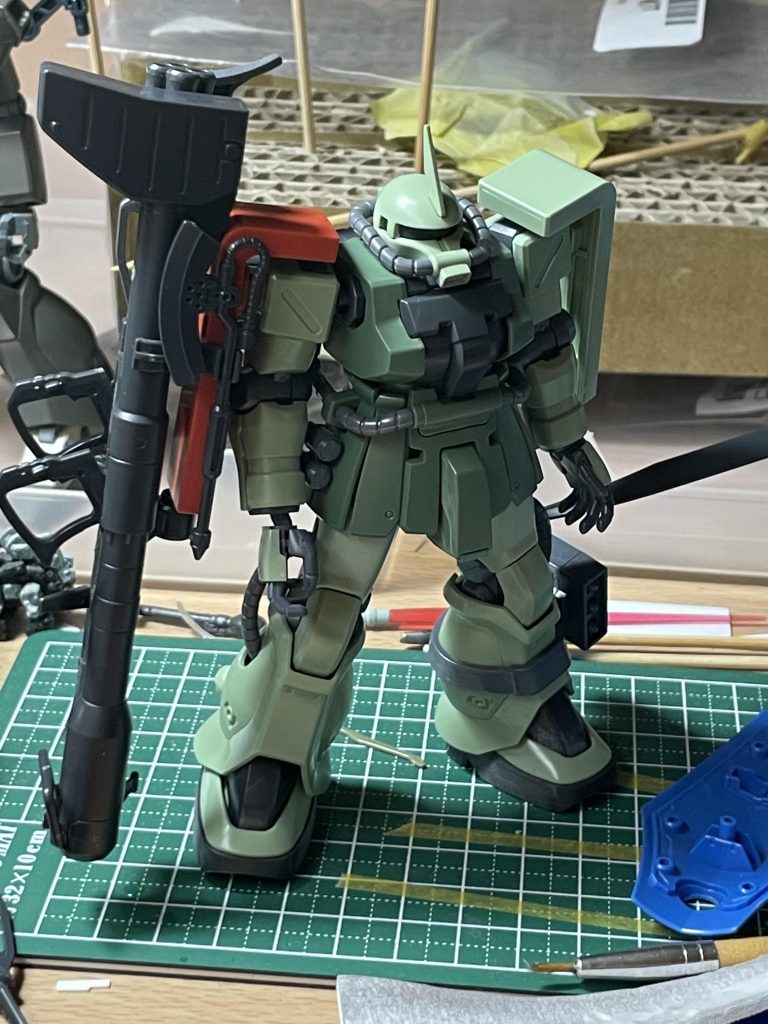 素組みから、、、やっぱアンテナ付きから作ってしまいますね。。。