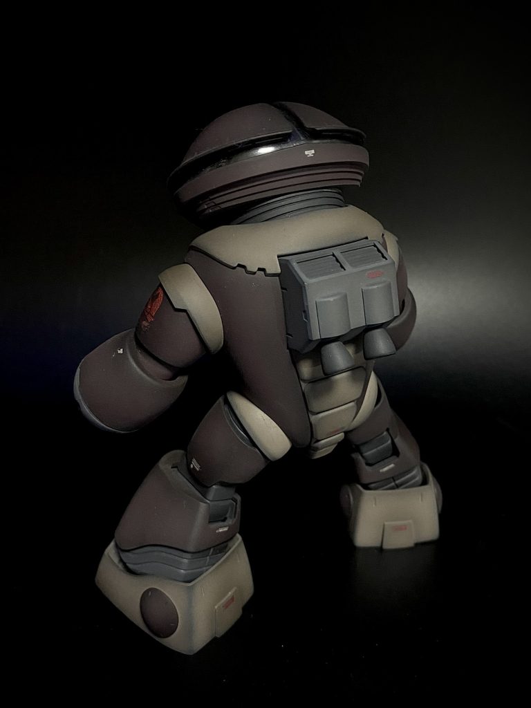 バックショット。人が着てる着ぐるみみたいで良いです！