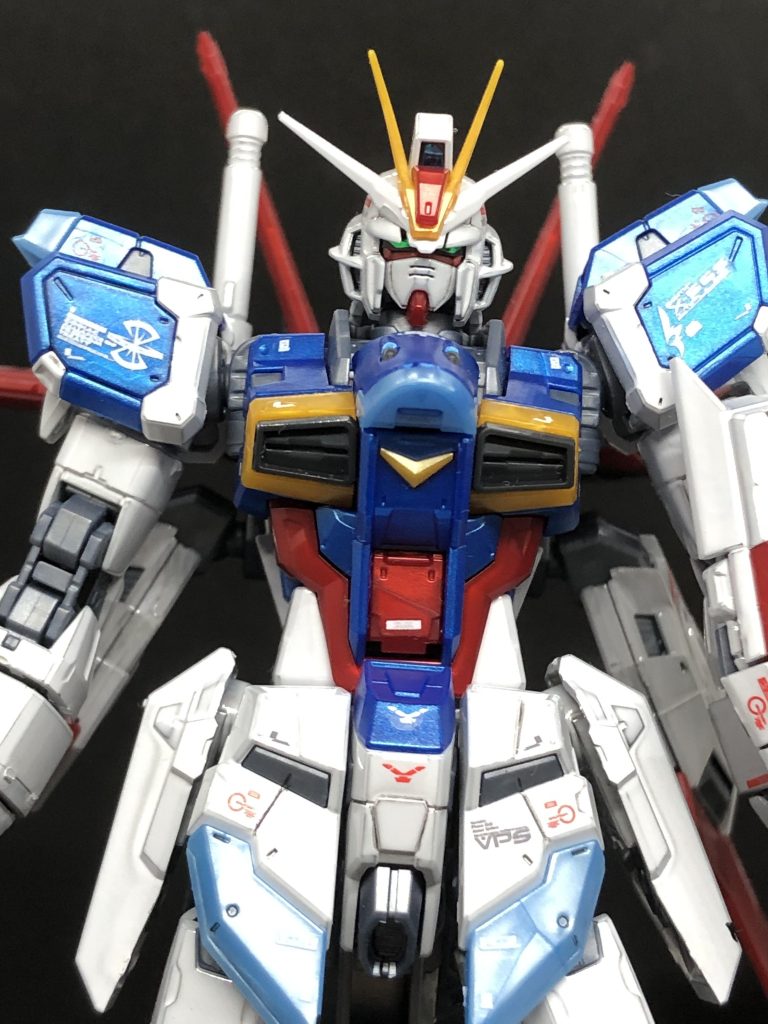 正面アップ。この顔のカッコ良さ！実は落下して下のアンテナが片方折れてしまったので合わせる形でもう片方も切断しました。