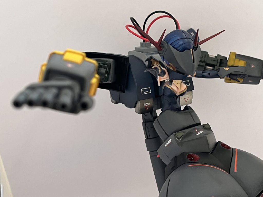 MS少女は何度か作成したのですが、ジオン系の機体で作ったことが無かったのと、一度人型から逸したメカ娘を作ってみたかったので今回のジオングで二つとも達成できてよかったです。ただ宇宙で戦闘するジオングなのに肌丸出しな部分があるのはどうなんだと今更気になってきました。いいかエロいし…次は一緒に並べるガンダム少女かG3ガンダム少女を作ろうかなと思います。
