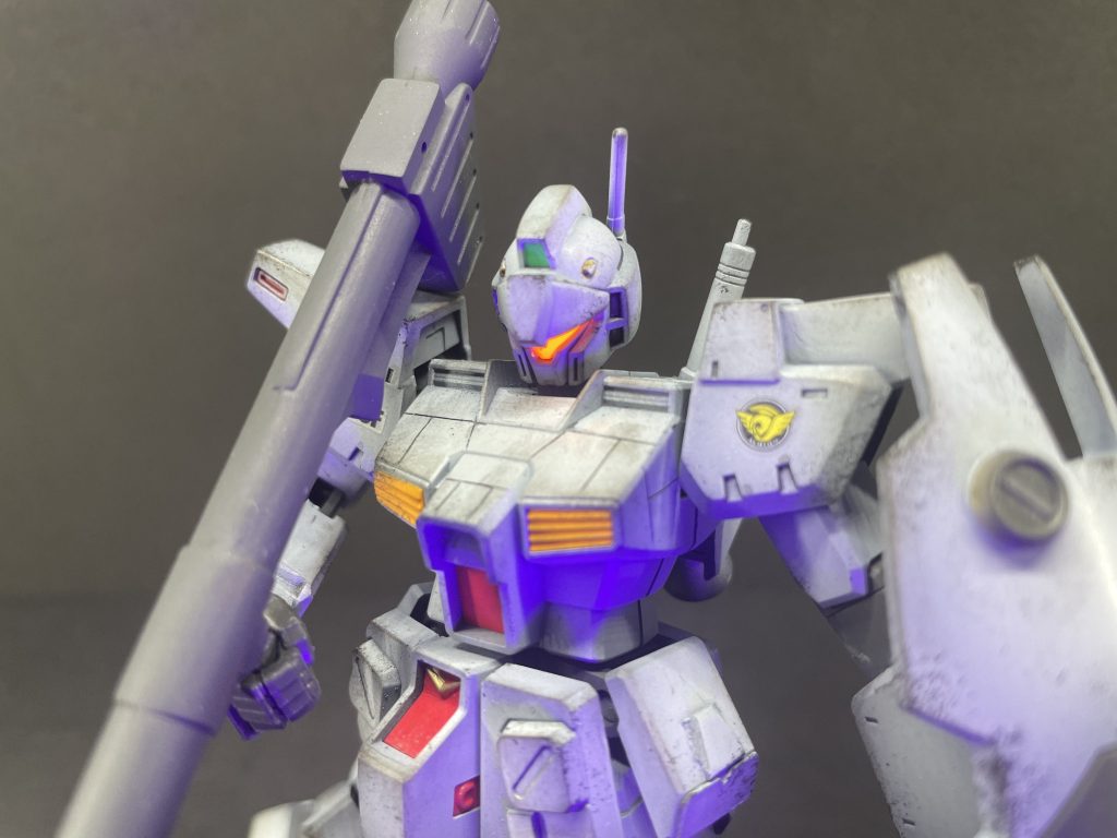 カメラアイはオレンジ蛍光塗料