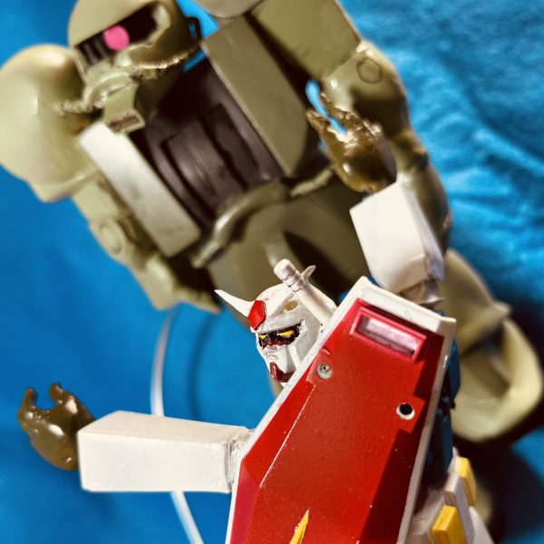 ドアンザクとガンダム