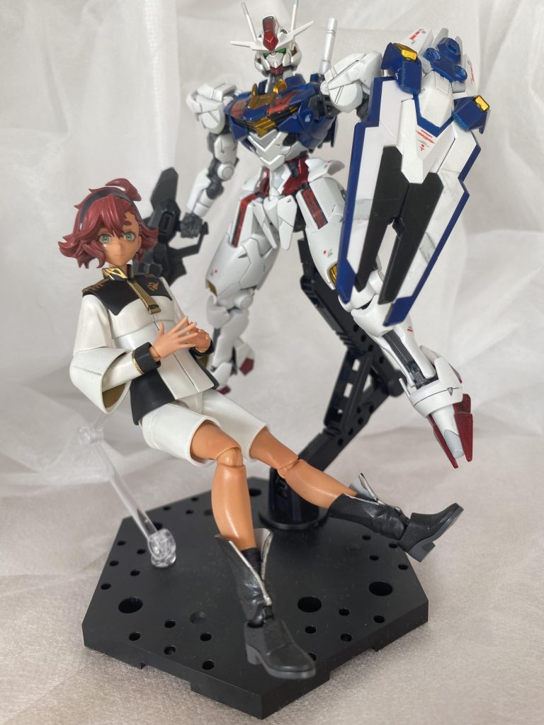 浮遊感あるポーズで