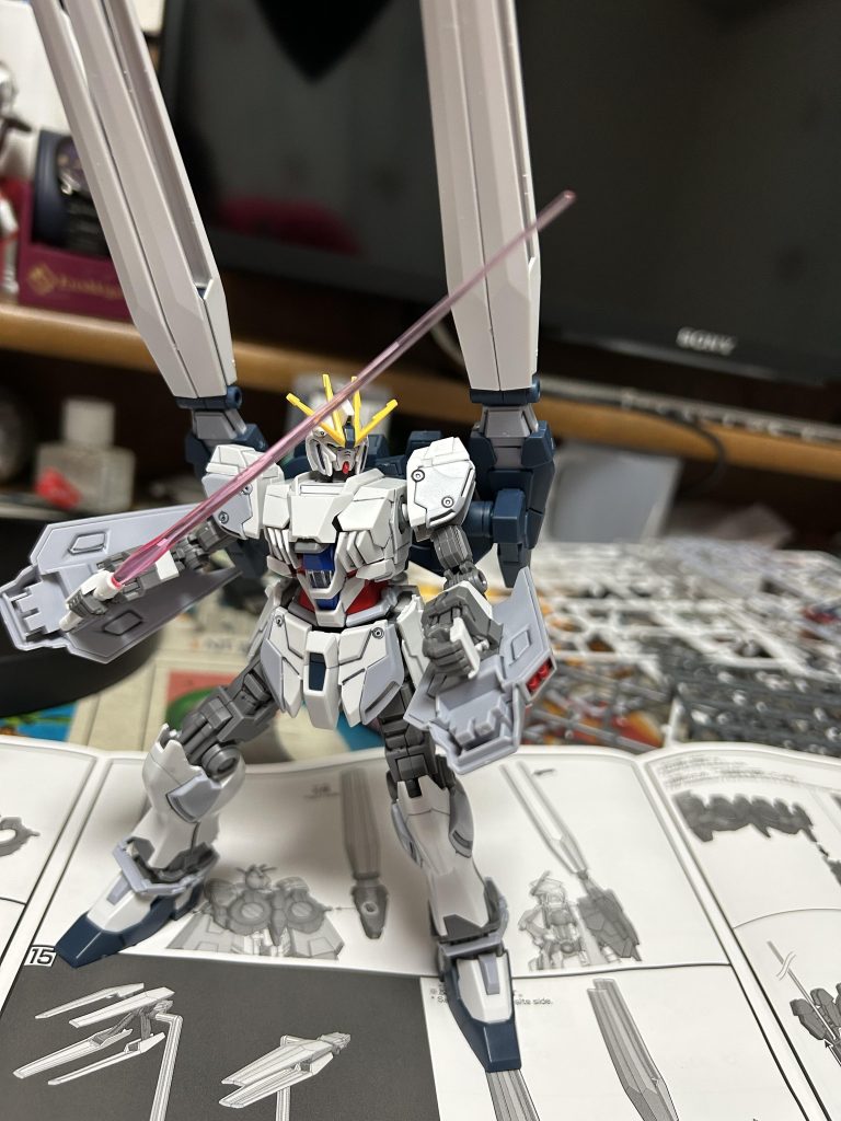 ナラティブガンダムB装備–2枚目/制作者：美琴