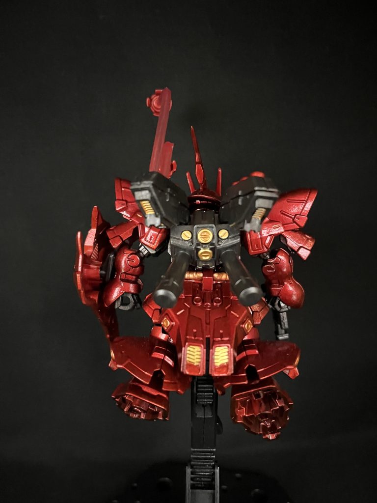 バックパックは成形色がキラキラしてるのでそのままバーニアだけゴールド塗装!