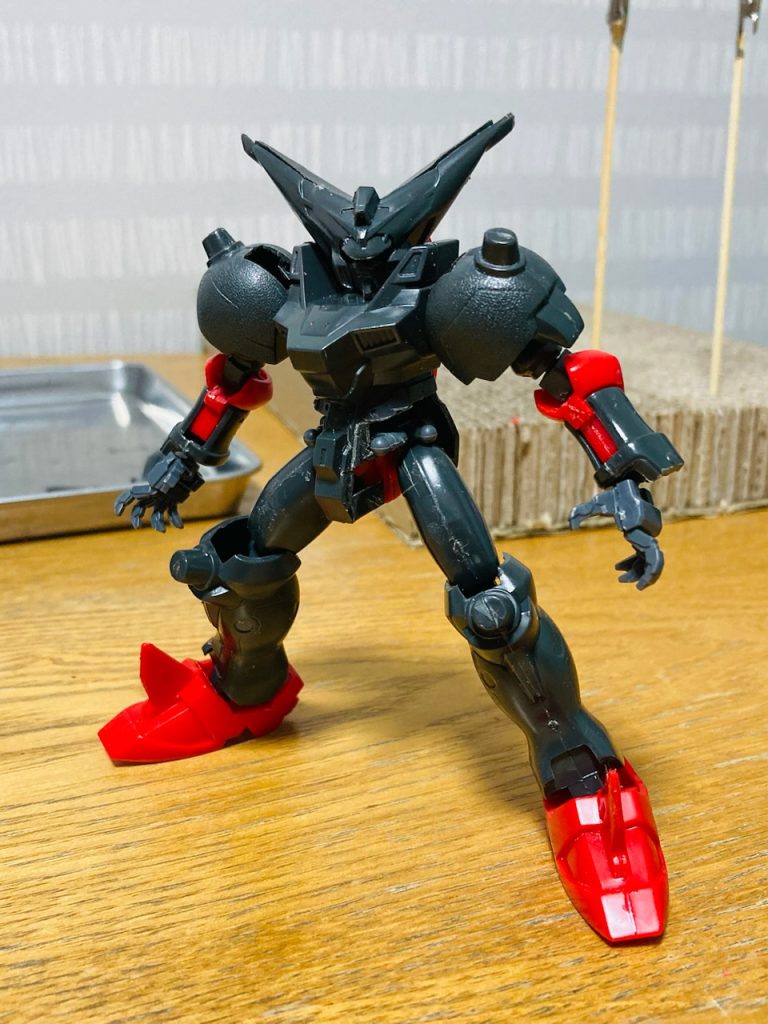 改修途中ハンドパーツ交換スカート切断して脚部の可動域向上