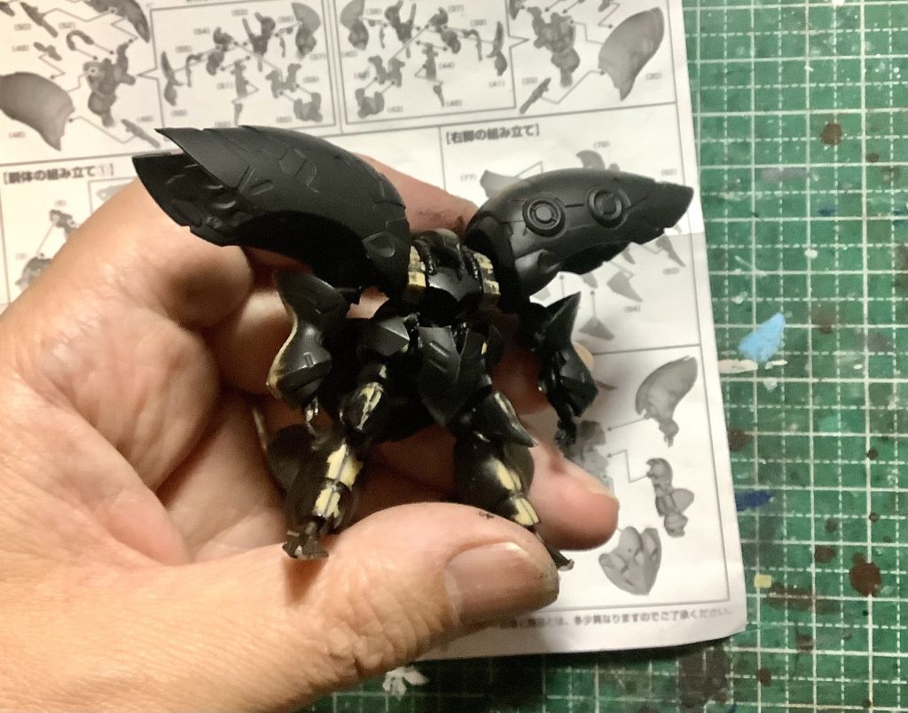 黒サフ吹いてから組み立て６時間くらいかかりました