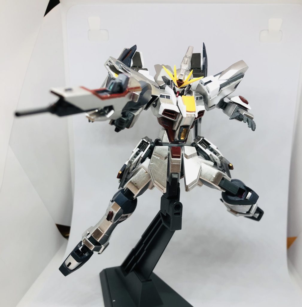 武装の紹介です。まずは普通のビームライフル。カリドゥスも一応装備していますがほとんど使わない設定。