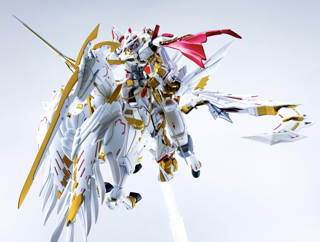 特攻形態時はマグノイクタチをテンマに装備し羽を前面にシールドとして展開します。天ハナとテンマはそれぞれの外装、武装を組み替えれるようにしました✨✨