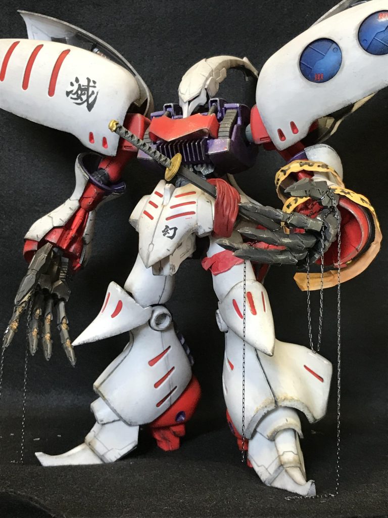 マントも試しに作製したのですが、微妙だったので今回はなしテカテカのグロス仕様だった白い部分は成形色のままですが、つや消しとウォッシングでグロス仕様には見えない質感になったような？🤔