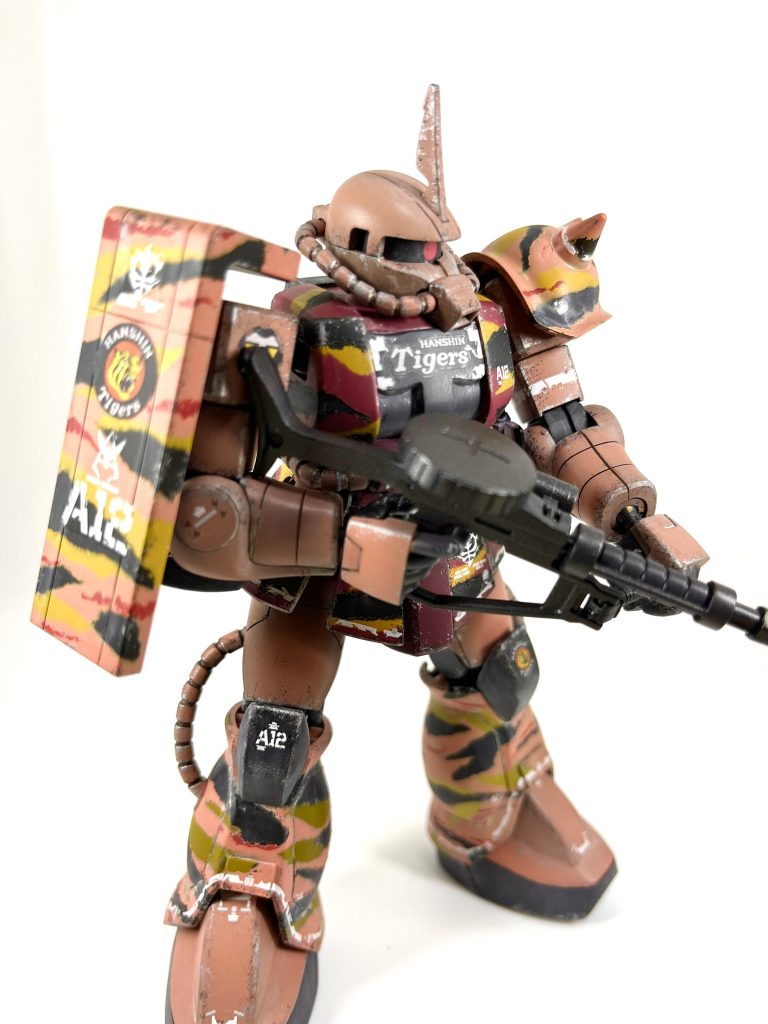 古いキットのせいか、少し足が短いような‥‥そして、頭がデカいような‥‥他の熟練の皆さんがやっている、延長や小顔化の工作をした方がいいように感じました。