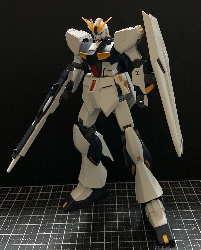 我が家の末っ子が組み立て担当。この素組み時点でカッコイイですよね。プラモ入門編としてチビッコ達に興味持ってもらいたいですね😊