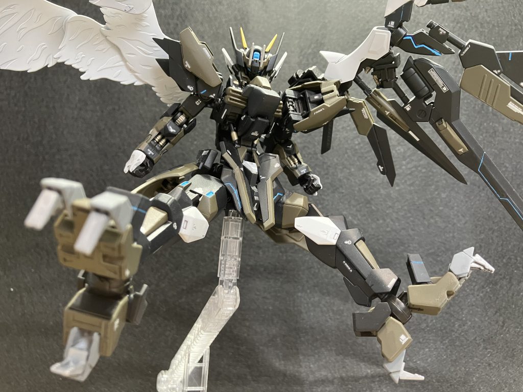 アスモデウスの脚が猛禽類の爪みたいだったので鷲をイメージして制作しました！