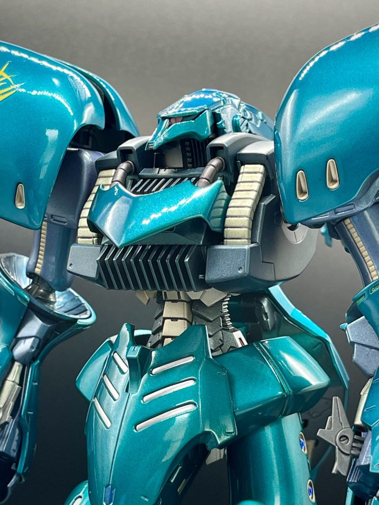 真っ新な箇所に傷をつけるという行為が、実はあんまり好きではないのもあり、今作もいわゆるスジ彫り等のディテール盛りは行わず、既存モールドの掘り直しだけにとどめています。