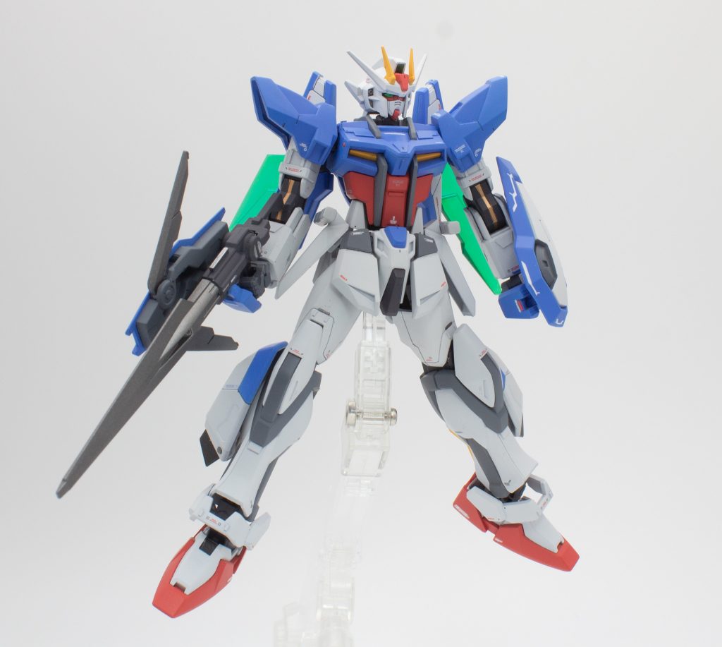 EGストライクガンダムは手早く組めてカッコよく、ミキシングの素体として優秀で、この後追加で1機購入してしまいました。皆さんも肩肘張らないミキシングとして如何でしょうか？以上、ここまでご覧いただきありがとうございます。