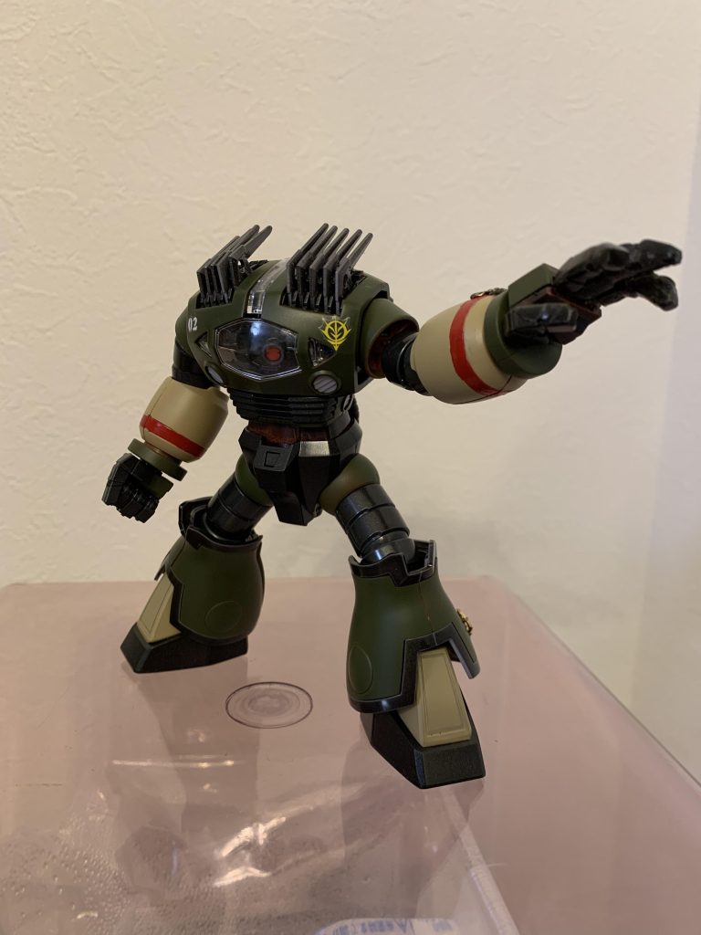 特別な改造をしないのでパチ組というカテゴリなのですが。やはりキットの良さでそれだけでカッコイイです。あ、指だけ開きました。