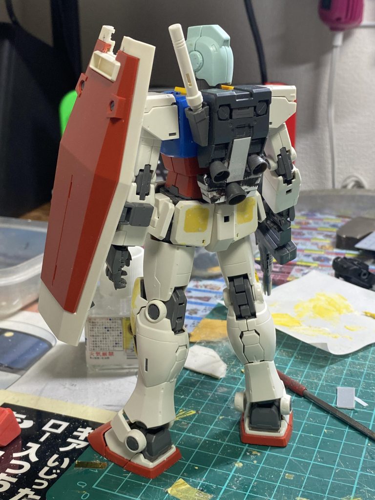 それにしても強そうなバックパック。劇場版では、ノズル3つなのでそれに準じましたが。HGでは、さらに2つ追加されてます。宇宙用ですかね。