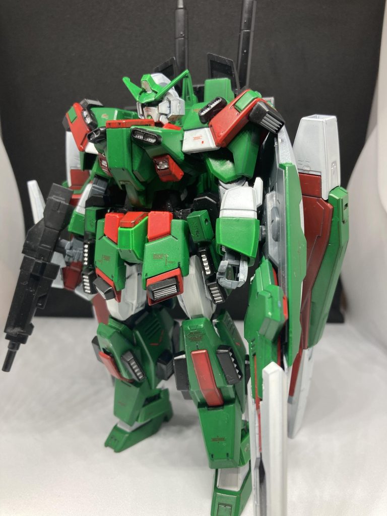 各所にスラスターを増設し機動力をアップ。