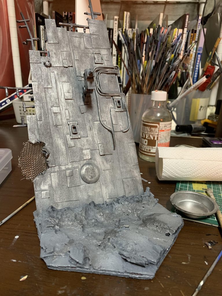 台座いい質感になったと思います。アクションベースを仕込んでいるので自由に飾ることができます!