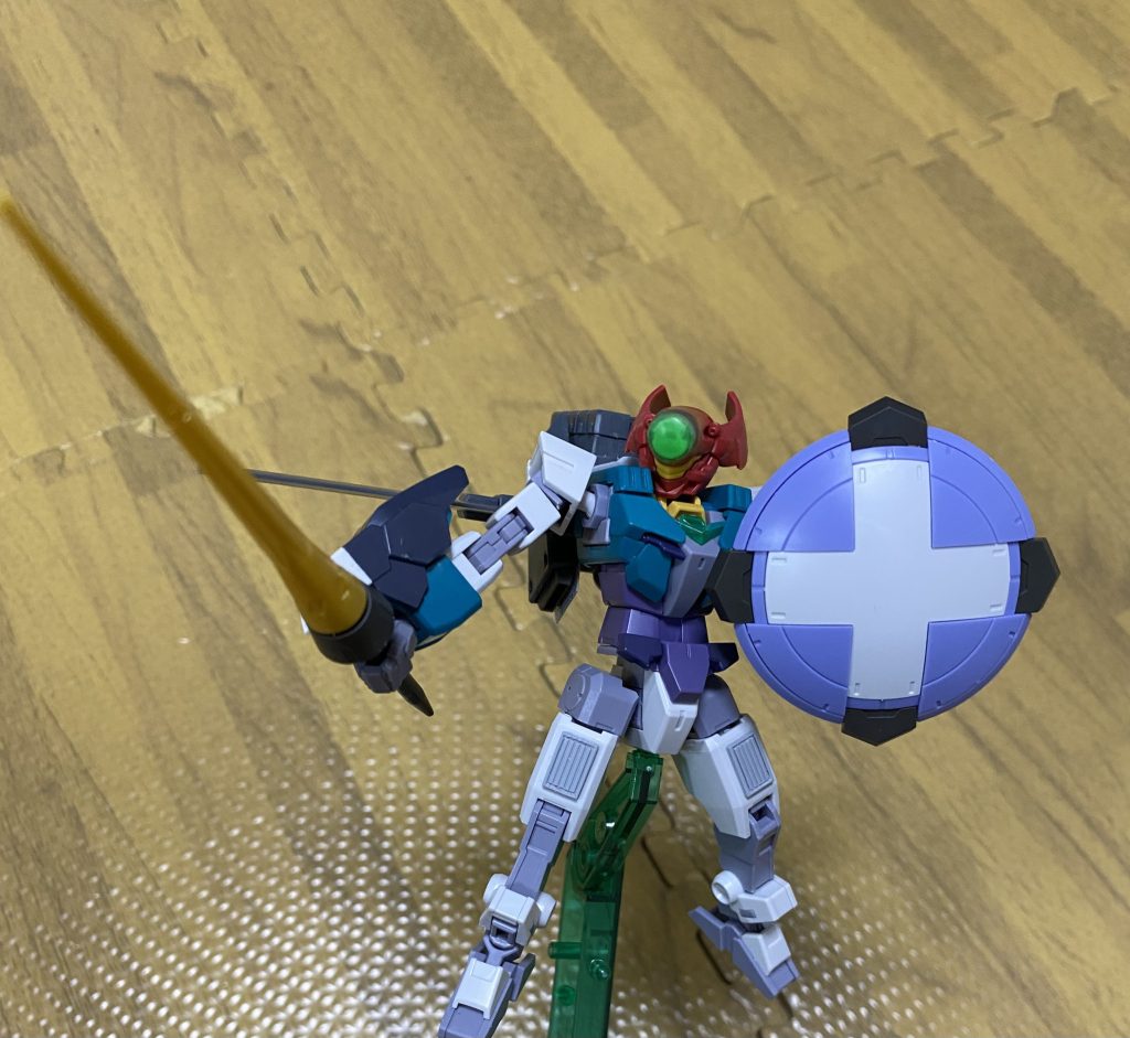 だいぶん完成に近づきました。ハーケンとランスにフライトユニットを装備しました!コアガンダムのボディが小さいので、小さい武器でも大きく見えて迫力アップ!嬉しい。