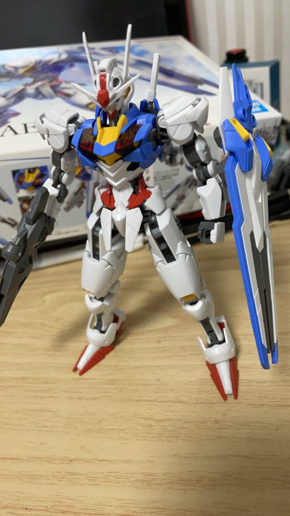 素組状態。ここからアクリルガッシュで筆塗りしました。塗る前につや消しを吹いたほうがいいと聞いたこともありましたが、なくても問題なかったと思います。どちらかというとペンで線を書く時、触った箇所から掠れていく為、リカバリーに苦心しました。別ポーズでもあげたいと思いますが取り急ぎ