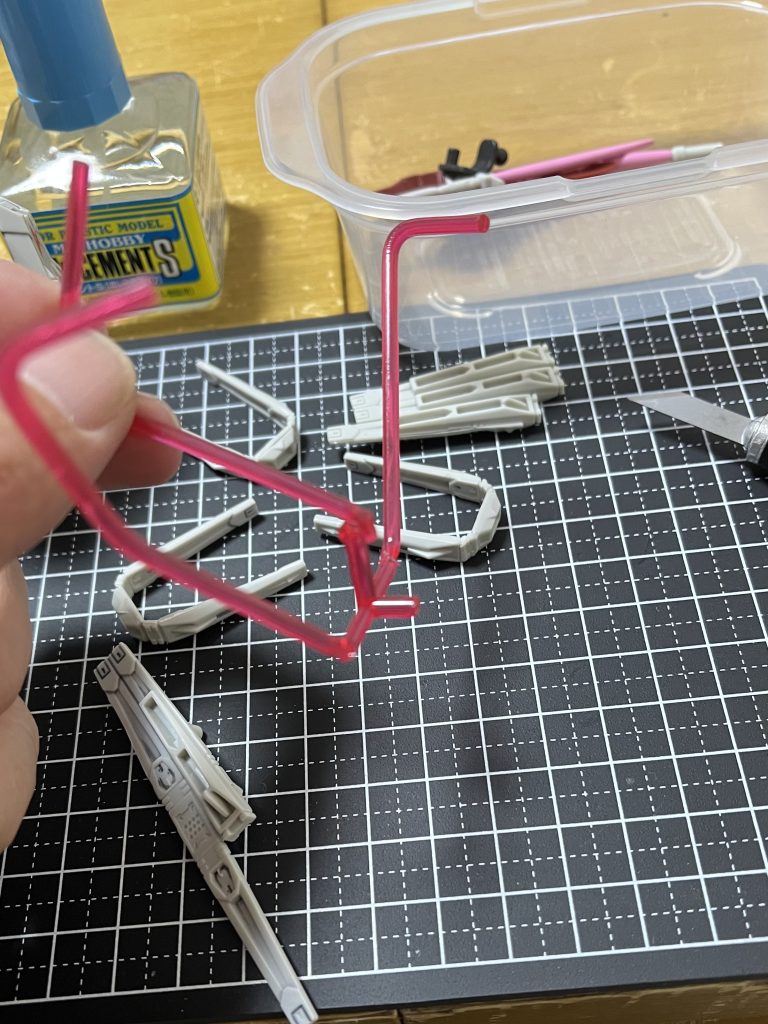 飛行エフェクトは以前作ったRGマークIIのサーベルランナーを組み合わせて作成。