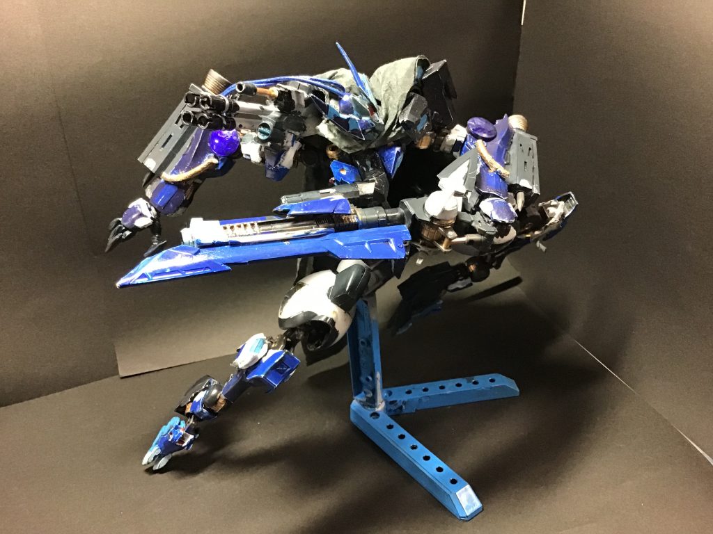 エイハブリアクターを生かし突進し、荒々しくたたき切る。