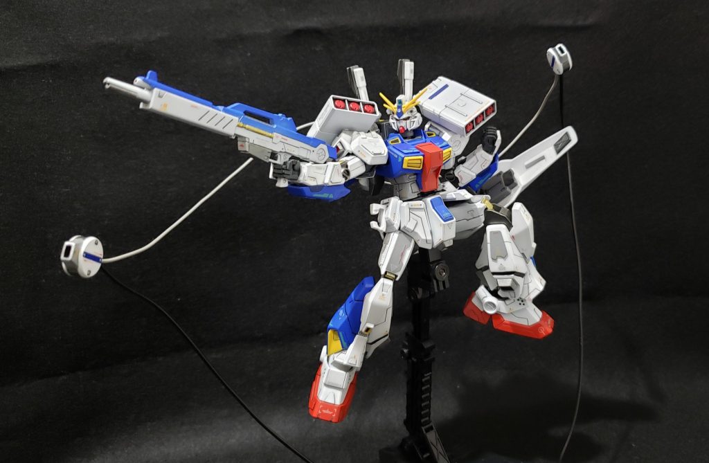 インコムはアクシズに落ちてたドーベンウルフの物を拾ってきたという設定w