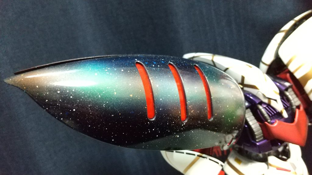 そして右肩は宇宙塗装～♪緑や赤や茶とか発色させるのが厄介でした(￣▽￣;)