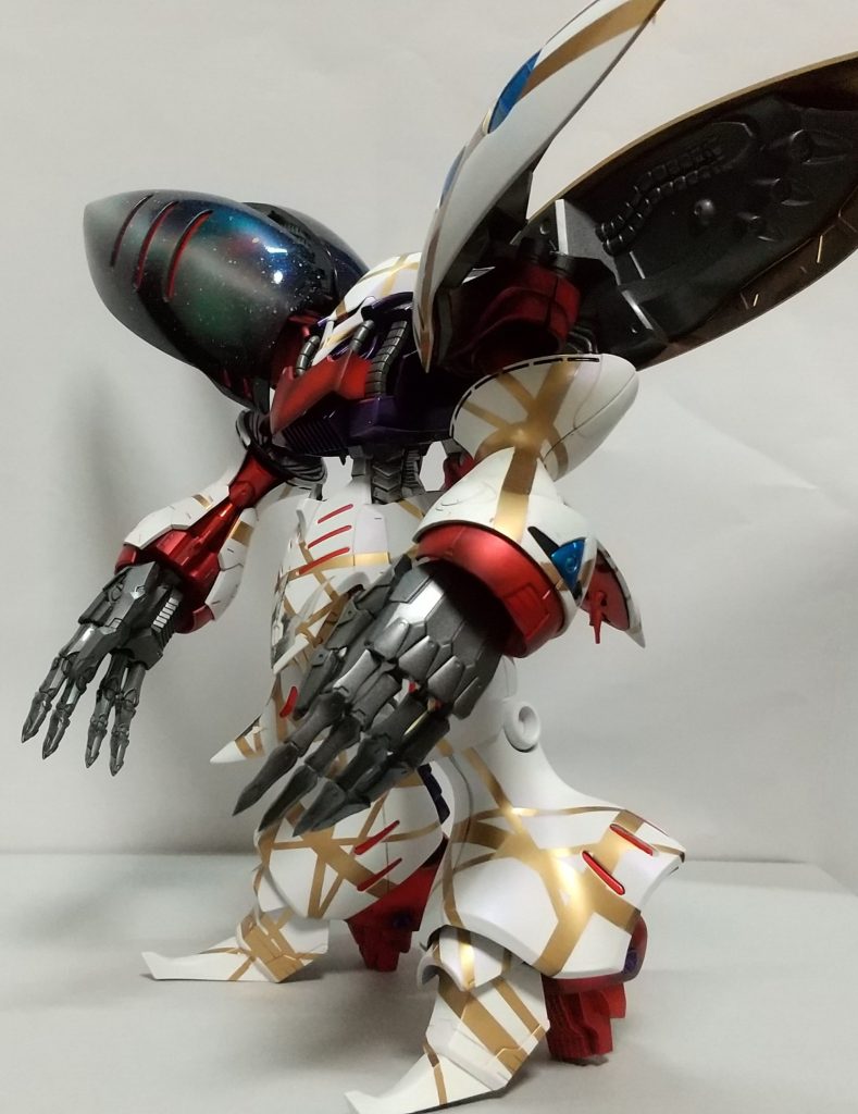 斜めからだとこんな感じです。ちなみに赤は艶消しグラデキャンディーです。