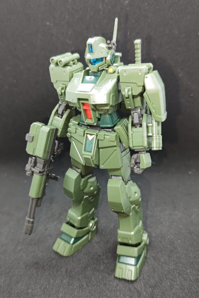 一応フォースの陸戦型企画の候補でもありましたが、特に改修等は施しておらず、結局ほぼ素組みの状態です。やったことといえばシールが剥がれにくいようシールの上からガンダムマーカーのクリアーつや消しを塗ったくらい。