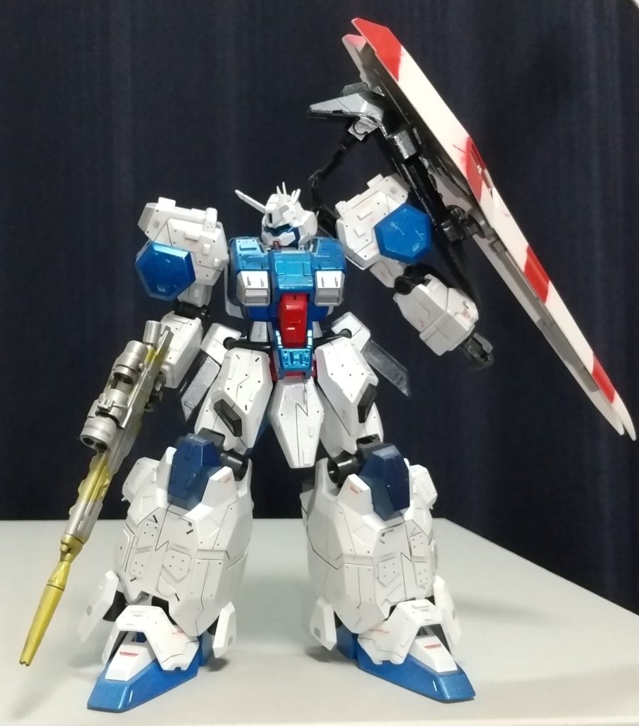 盾はMGHiニューから拝借拠点防衛用想定です。ビームライフルは試作品って設定で作ってたはずです。ただ、今考えると拠点防衛用が試作品を持ってるってのは無理がありそうな、設定かなと思ったり？(笑)