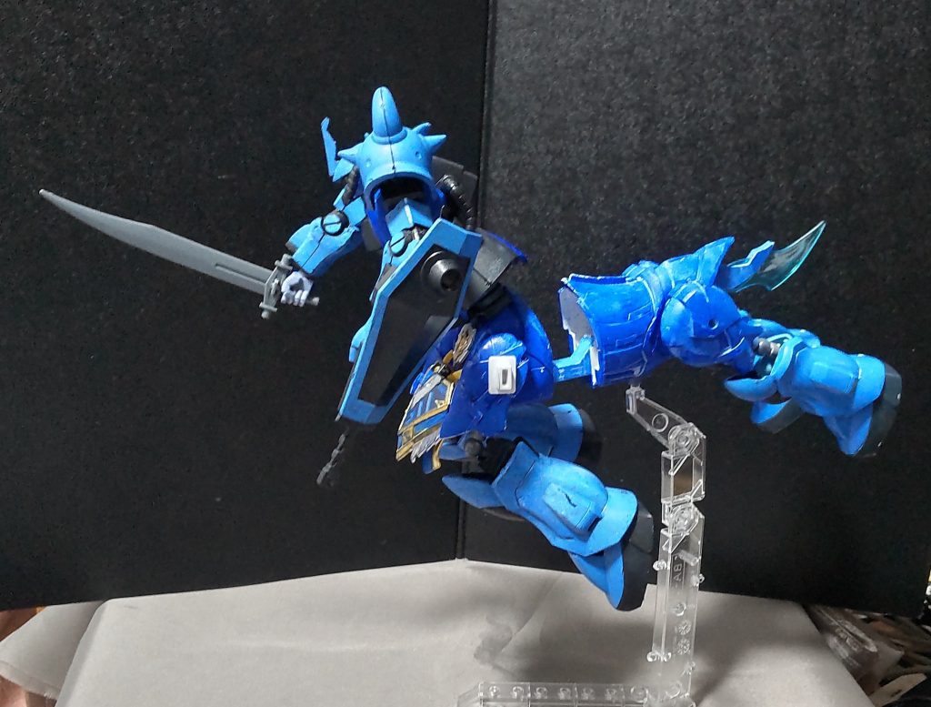 軍馬特有の身体伸縮機能も残しています。