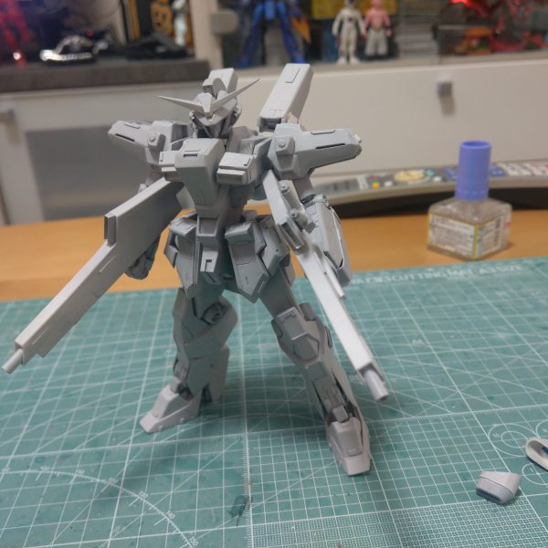 シールドライフルに合体分離、グリップ収納機能を。あとアンテナをカット作り直した。1/72メカニックガンダムの余りパーツ。(‘ε ’)（3枚目）