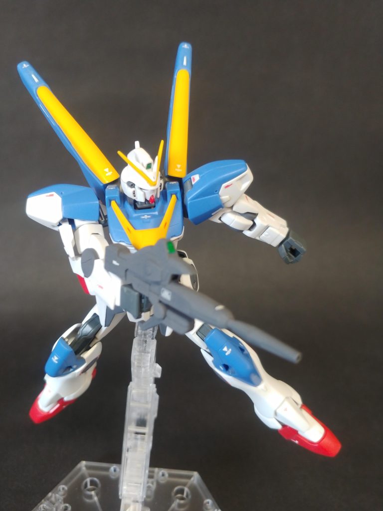 昔に製作した機体なのでビームシールドとビームサーベル捜索中！ガンプラあるある。