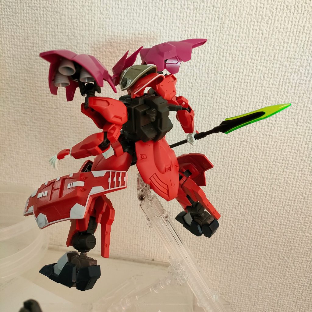 肩ユニットにスラスター増設。クシャトリヤをイメージ