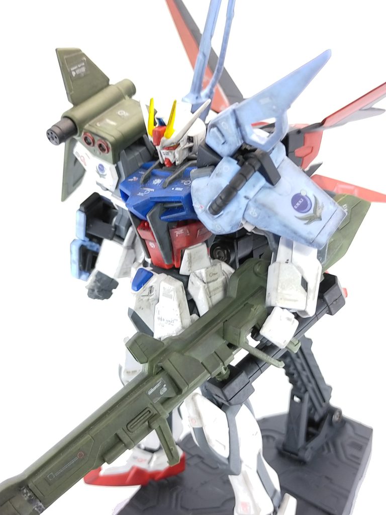 デカール二は余っていたMGフリーダムのデカールを使ってます