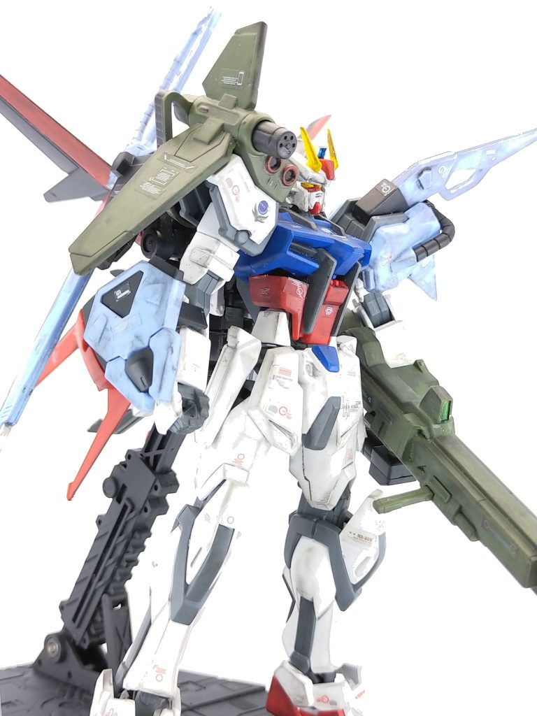 EGの部分は塗装はしていませんが、外装部分にタミヤアクリルでの部分塗装。