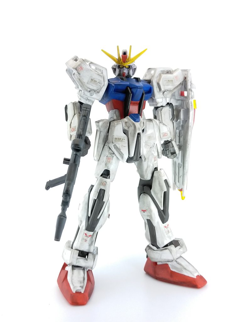 こちらはHgパーフェクトストライクガンダム。外装を外した後、こちらも同様に手を入れてみました。