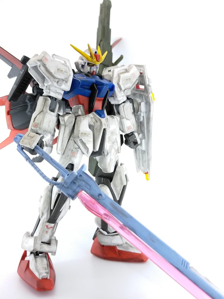 両腕を2mm位短縮してスタイルは変更しましたが、10年前はこのデザインが良かったのかしら〜と思いつつ、デザインの変更にも目を見張るバンダイの技術力を実感。