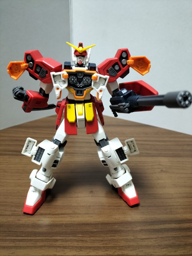 なんとか肩ハッチを接着剤で付けてフルバースト(； ･`д･´)…好きな機体なんでまたリベンジしたいです(； ･`д･´)