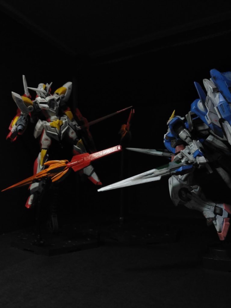 エフェクトパーツもそのままじゃ面白くないからと、塗装。と作業を進めていたら止まらなくなり、結局アクションベースも購入。