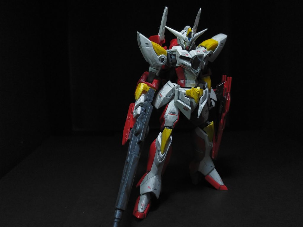 リボーンズガンダムはキャノン型に変形するガンダム。変形までは可能でしたが、ハンドパーツが行方不明でキャノン型の変形は未完に終わりました