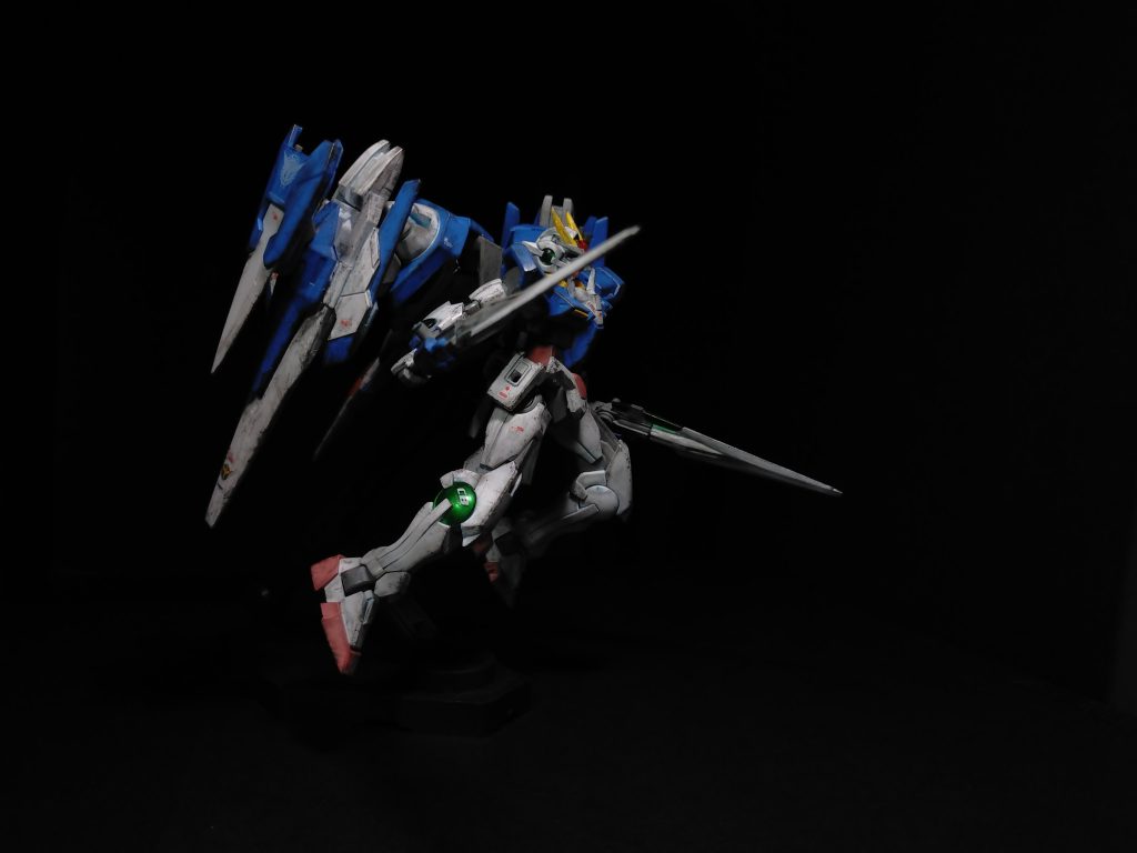 アクションベースも黒く塗って、黒バックで写真を撮れば浮いている様な写真が撮れるかも・・・と思いつつ。