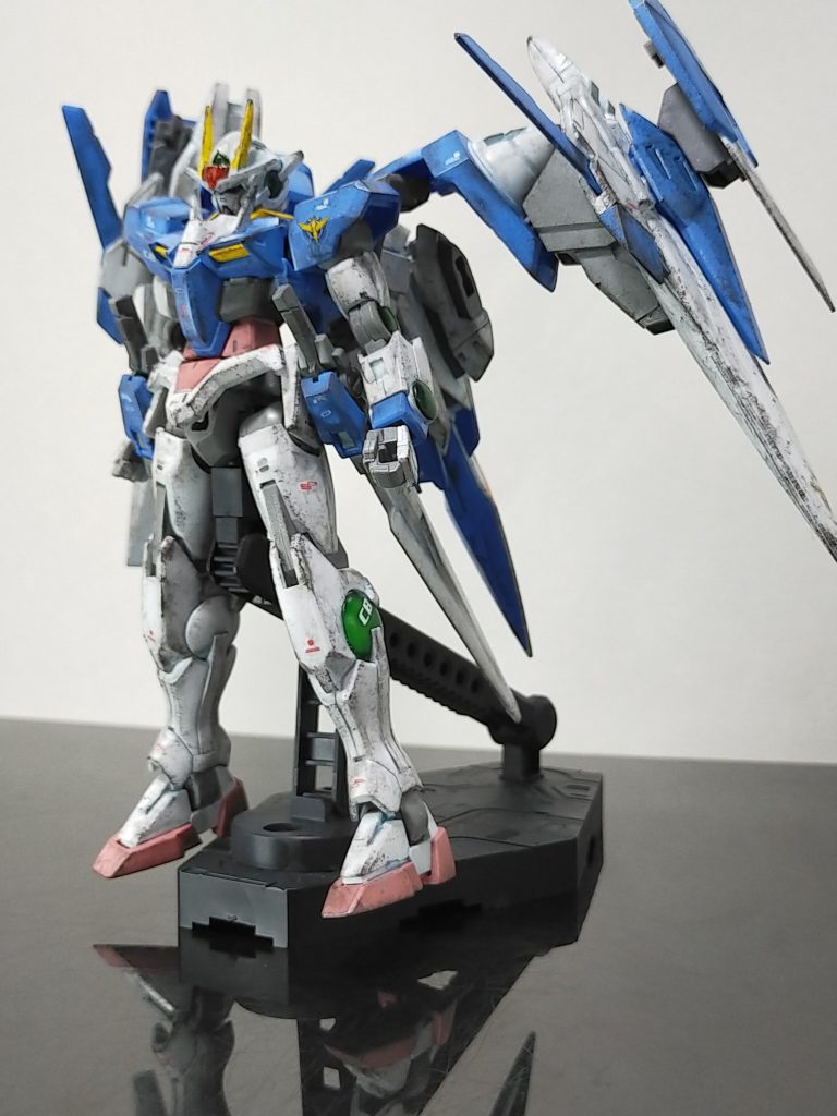 明るい所で見るとこんな感じ。整形色仕上げで、部分塗装とウエザリングカラーでのウオッシング、焼き鉄色でのピッチング。