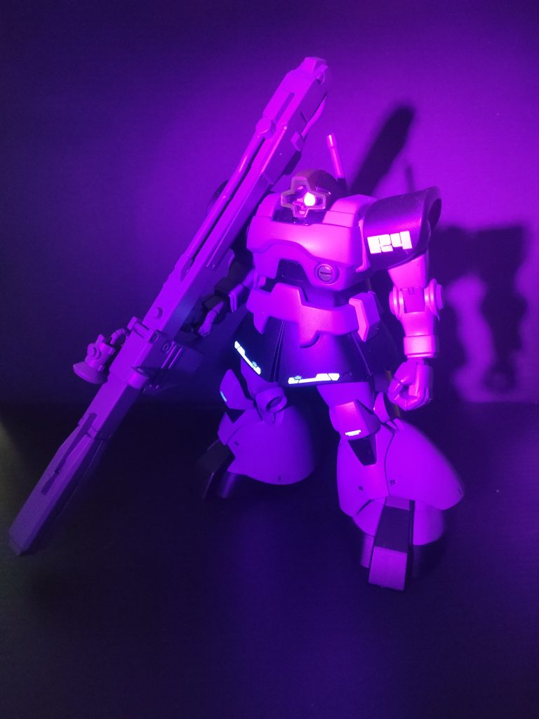 ブラックライトで光る！