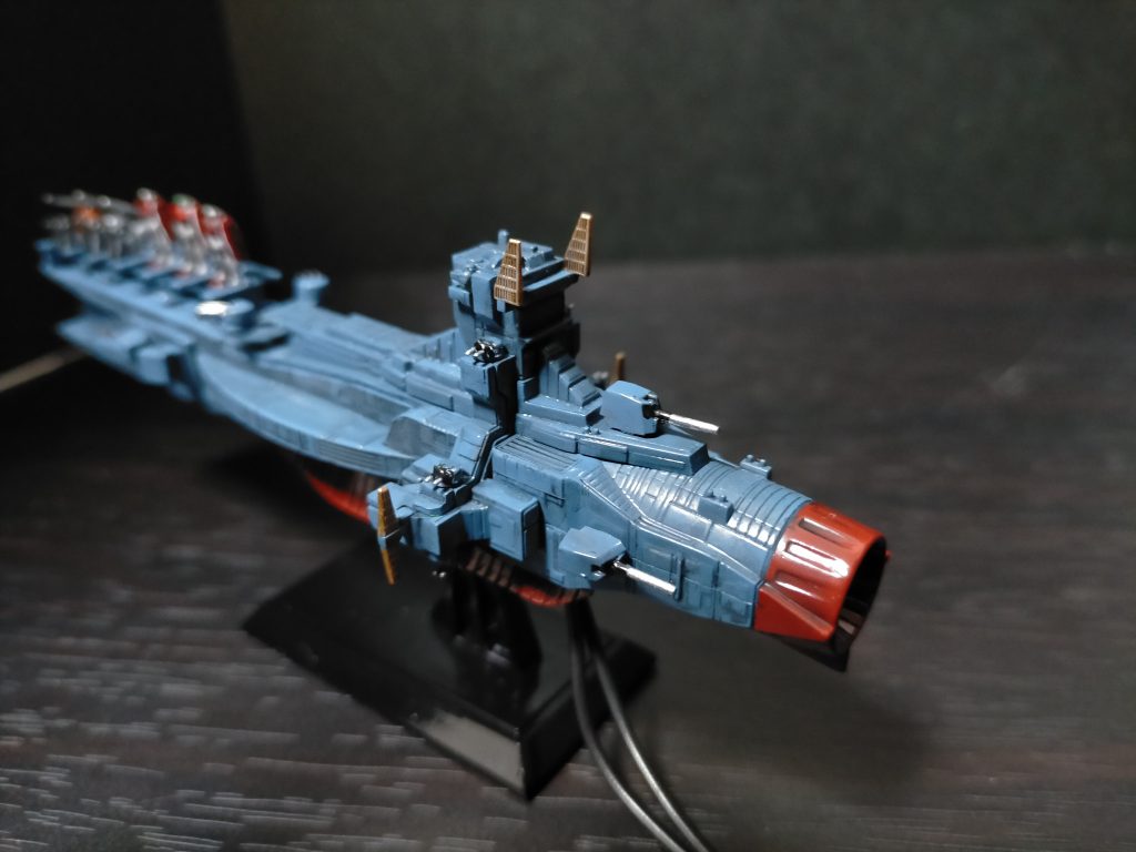 武装:単装メガ粒子砲×6連装機銃×66連装ミサイルランチャー×2艦首部2連大型ミサイル発射管×8