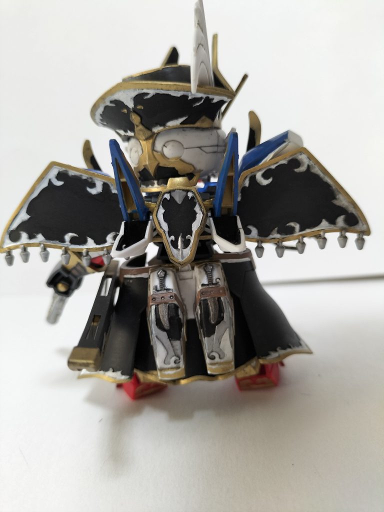 背中の羽は遠目でいい感じに