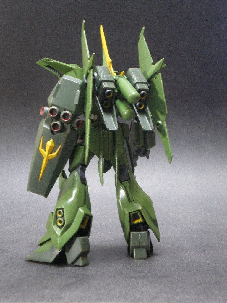 バックパックの羽の穴を埋めたかったがために改修。つっても僅かな物ですが。